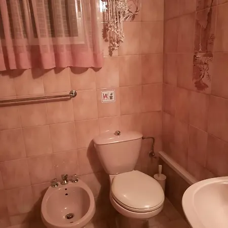 בית אירוח Family Room For 3 Two Rooms With Bathroom Episkopi (Limassol)