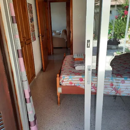 Family Room For 3 Two Rooms With Bathroom * Episkopi (Limassol)