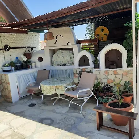 Family Room For 3 Two Rooms With Bathroom בית אירוח Episkopi (Limassol)